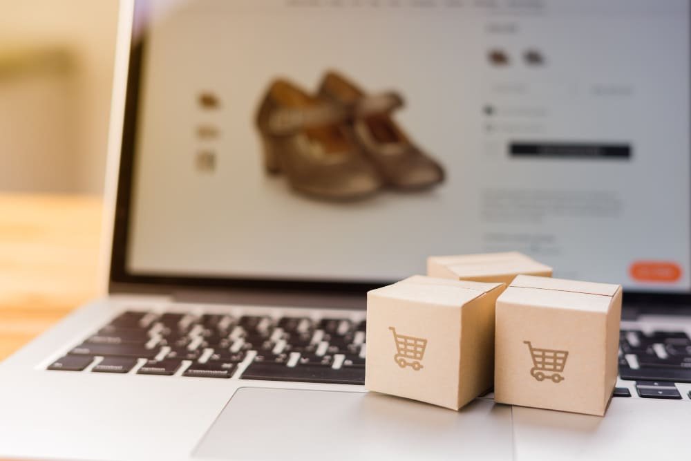 Shopify e ticaret sitesi ile markanızı büyütmek, satışlarınızı artırmak ve online varlık oluşturmak mümkündür.